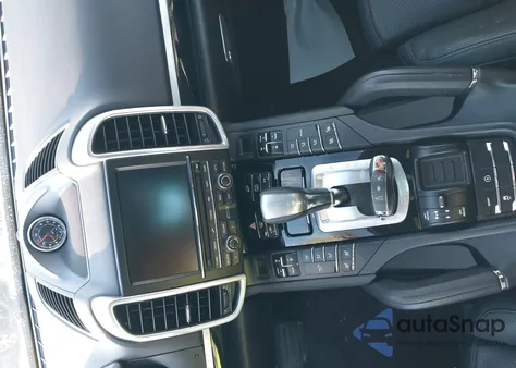 2016 Porsche Cayenne из США, поврежденный, VIN WP1AA2A25GLA03058